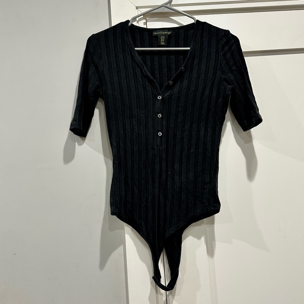 House of Harlow 1969 Black Ribbed Knit Short Sleeve Button Front Bodysuit